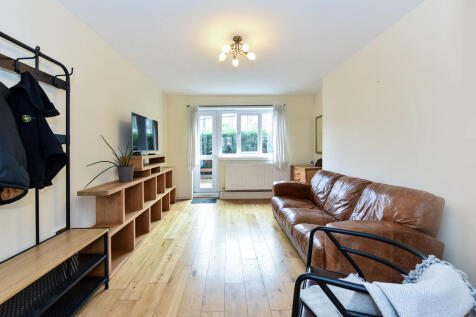 82 parkside estat...