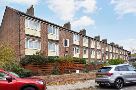 82 parkside estat...