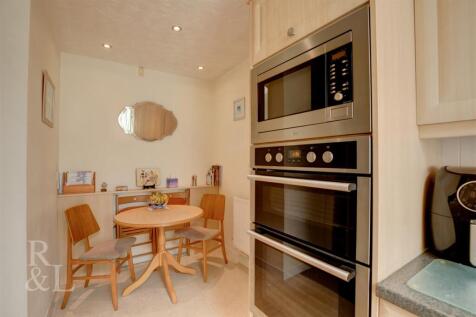 1, Brookthorpe Way  (2).jpg