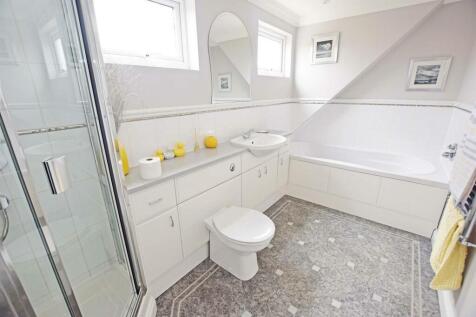 BATH/SHOWER ROOM
