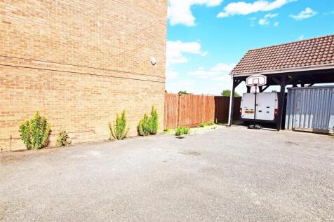 23 Emmeline Close car port.jpg