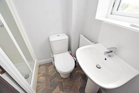 EN-SHOWER ROOM BEDROOM 1