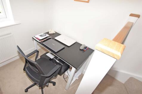 LANDING/OFFICE SPACE