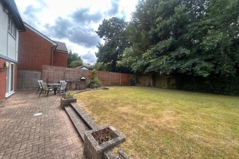 rear garden 3.jpg