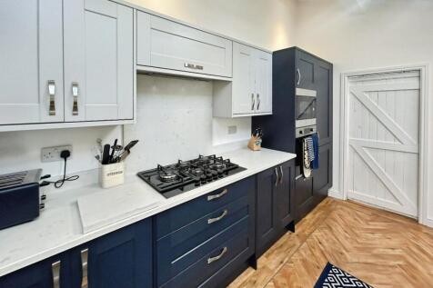 pbox-kitchen-345614.jpeg