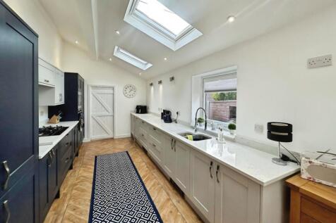pbox-kitchen-345614.jpeg