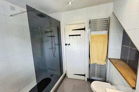pbox-bathroom-345614.jpeg