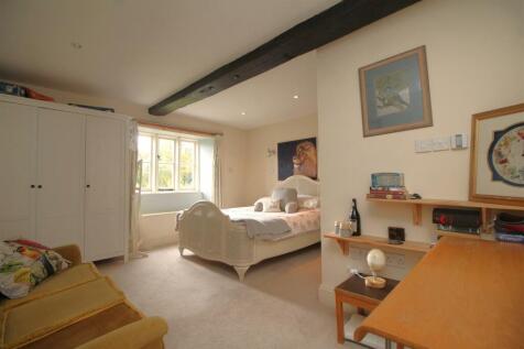 bedroom 2 .JPG