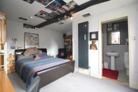 bedroom 3.JPG