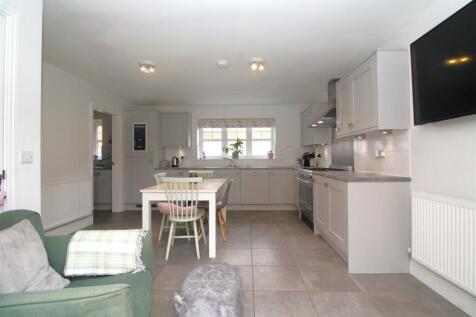 kitchen image 3 .JPG