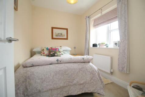 bedroom 4 image .JPG