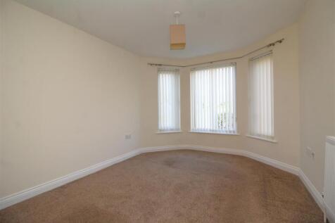 bedroom 1 .JPG