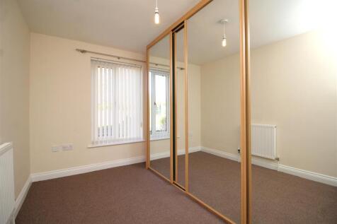 bedroom 2 .JPG