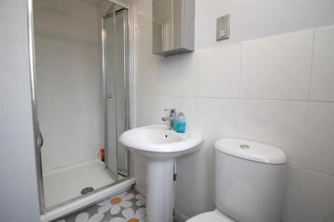 ensuite 2.JPG