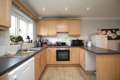 kitchen 2 .JPG
