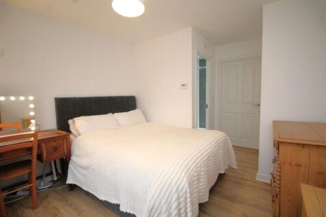 main bedroom 1 .JPG