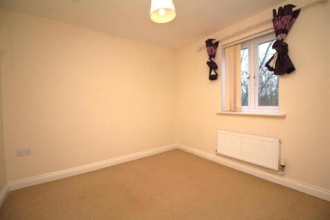 bedroom 4 .JPG
