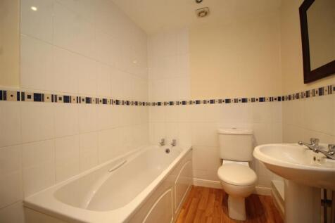 second bathroom.JPG