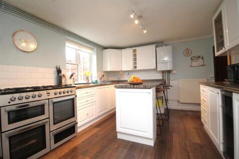 kitchen 1 .JPG