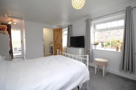 main bedroom 2 .JPG