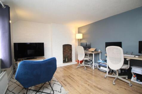 third bedroom 1 .JPG