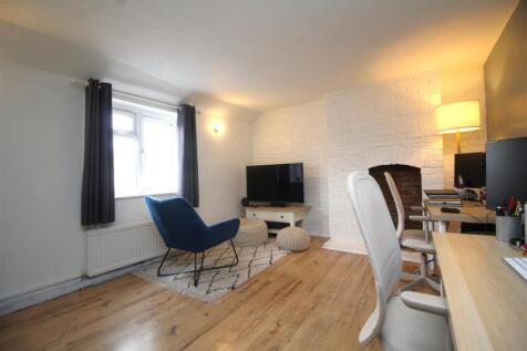 third bedroom 2 .JPG