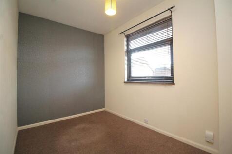 bedroom 3 .JPG