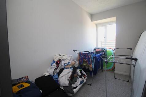 second bedroom.JPG