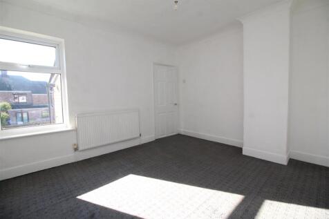 bedroom 2 .JPG