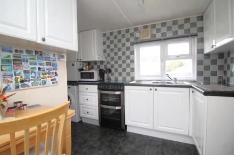 kitchen 1 .JPG