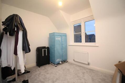 bedroom 2.JPG