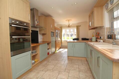 kitchen 2.JPG
