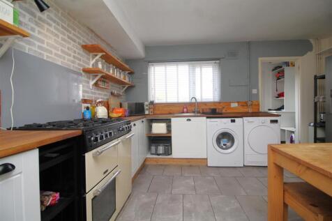 kitchen 1 .JPG