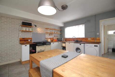 kitchen 2.JPG