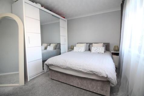 main bedroom 1 .JPG