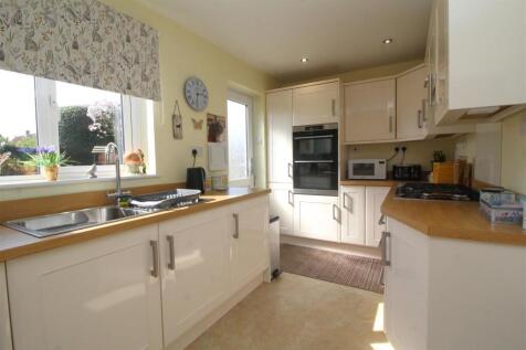 kitchen 1.JPG