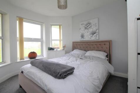 main bedroom 1 .JPG