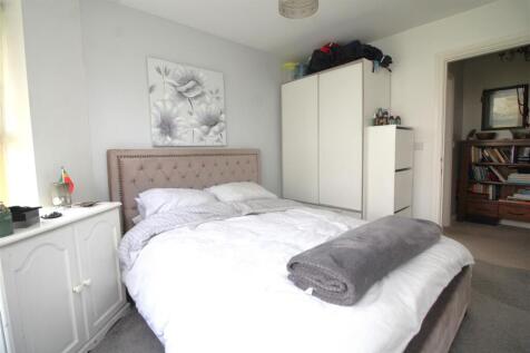 main bedroom 2 .JPG