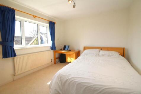 bedroom 2 .JPG