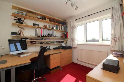 bedroom 4.JPG