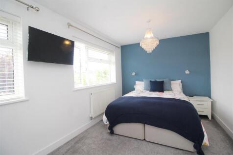 bedroom 1 1 .jpg