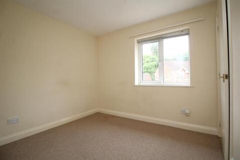 bedroom 2 .JPG