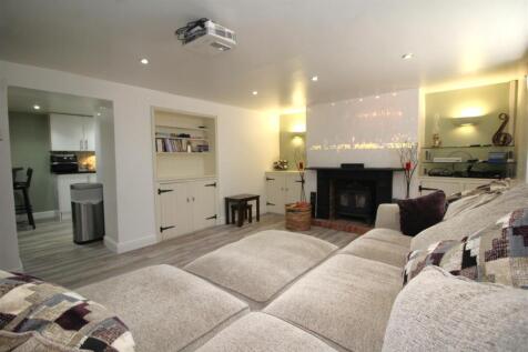 family room 1 .JPG