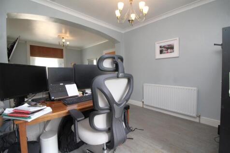 sitting room 1.JPG