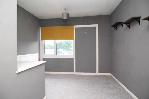 bedroom 3 .JPG