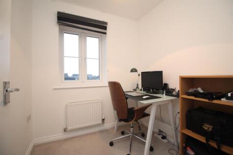 bedroom 3 .JPG