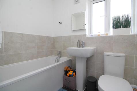 bathroom .JPG