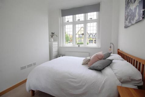 bedroom.JPG
