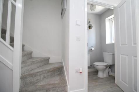 hallway WC.JPG