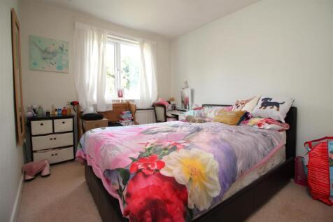 bedroom 3.JPG